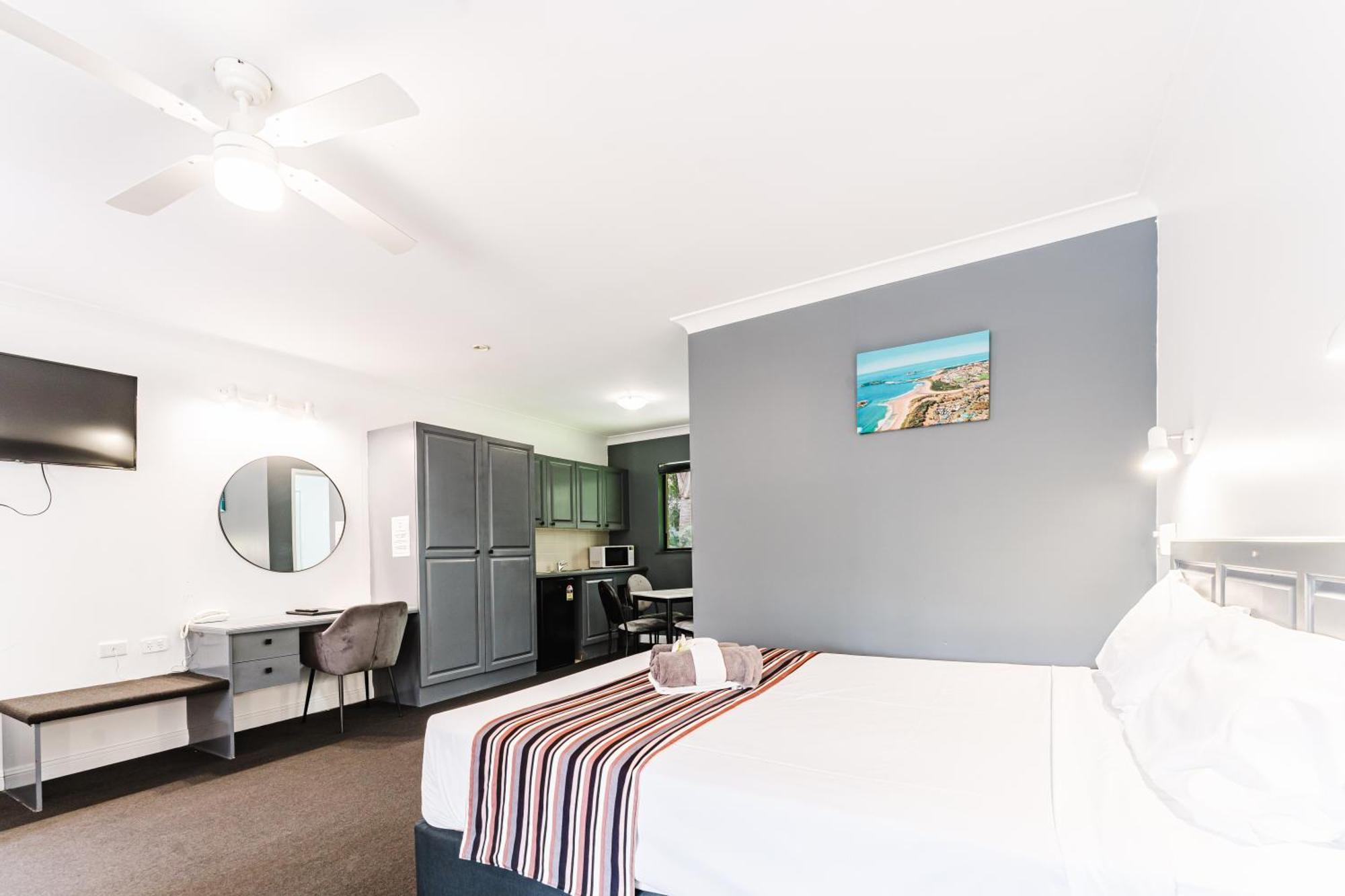 Country 2 Coast Motor Hotel 3*