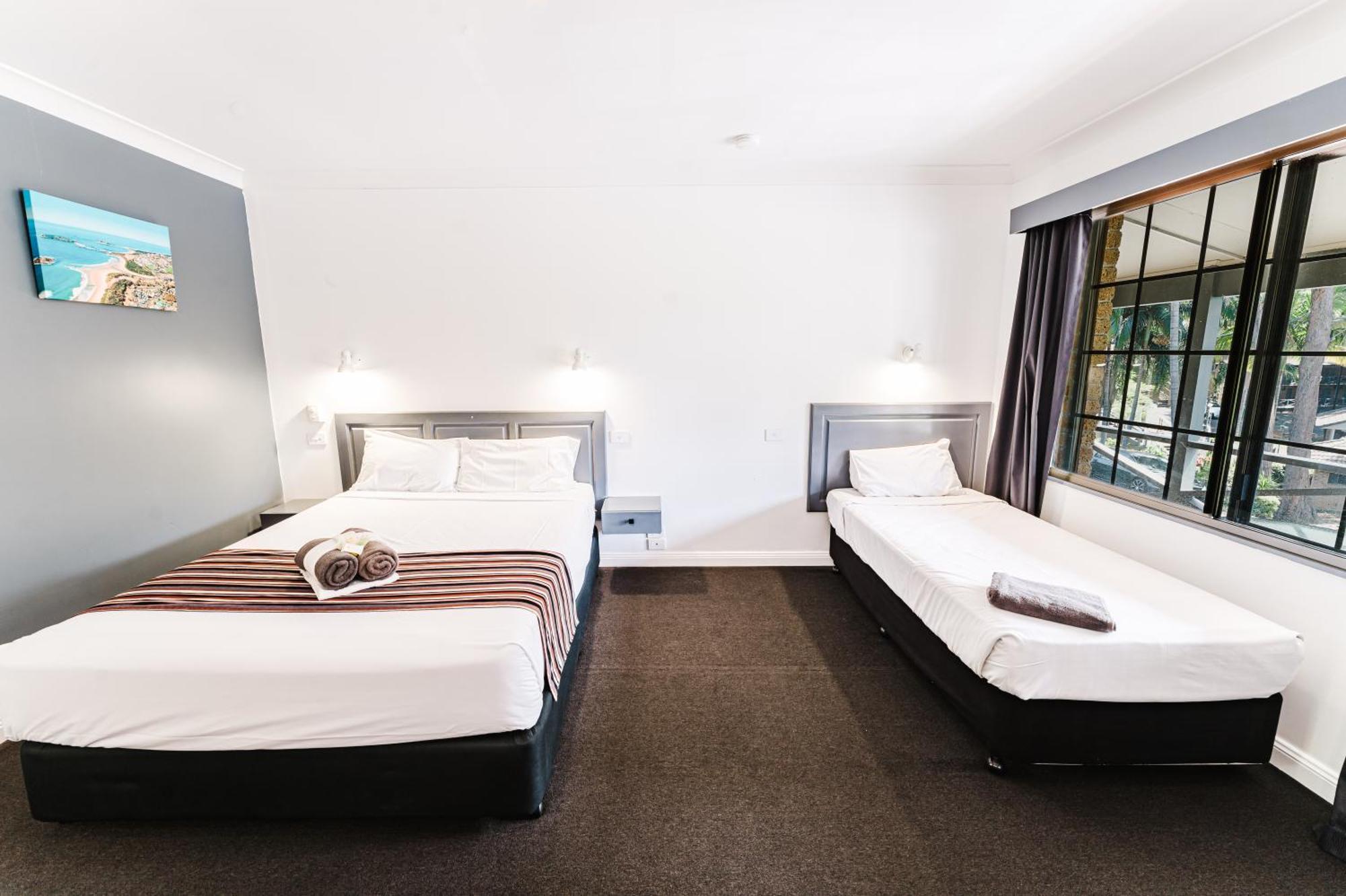Country 2 Coast Motor Hotel