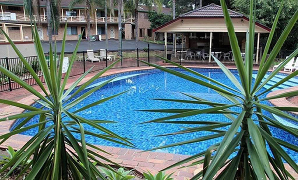 Country 2 Coast Motor Hotel