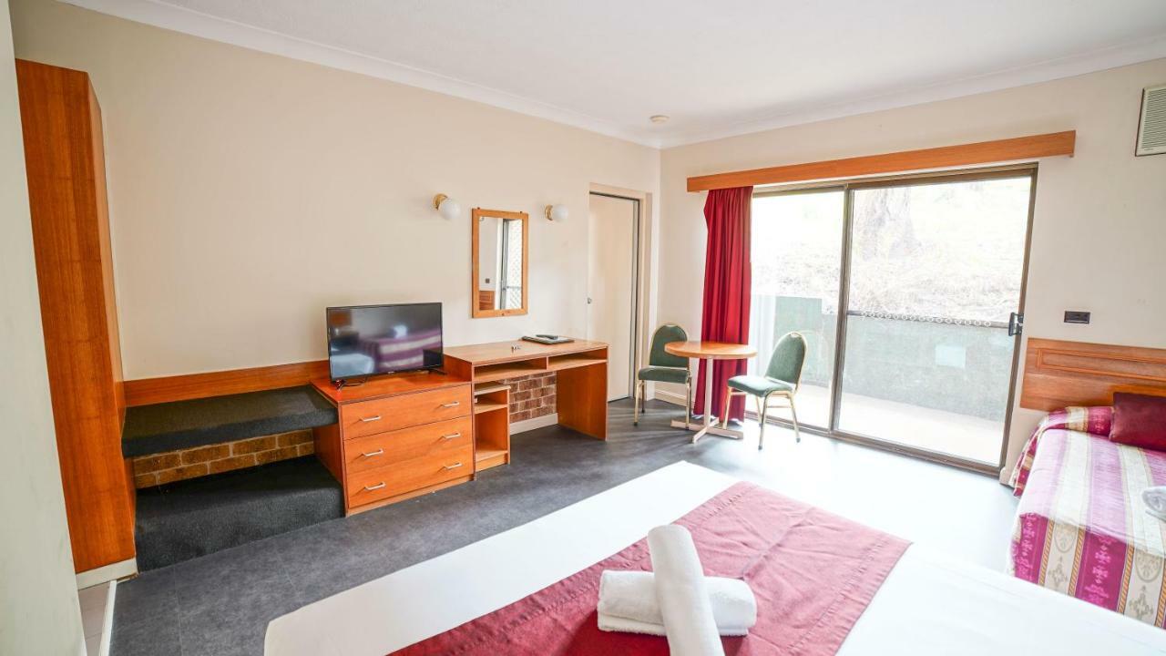 Country 2 Coast Motor 3*