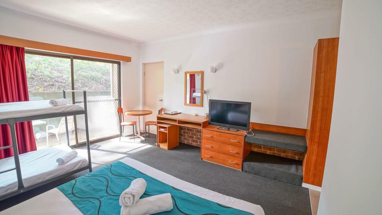 Country 2 Coast Motor Hotel 3*
