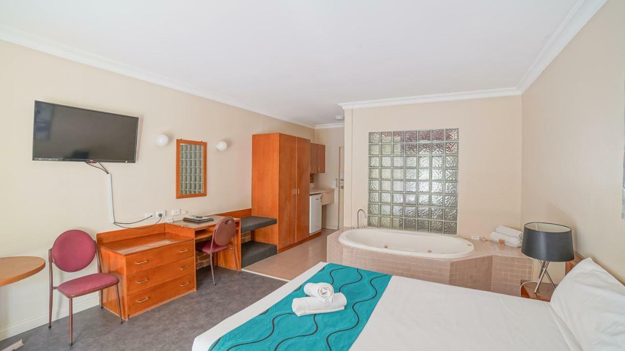 Country 2 Coast Motor Hotel 3*