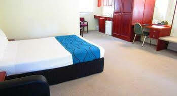 Country 2 Coast Motor Hotel 3*