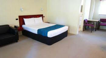 Country 2 Coast Motor 3*