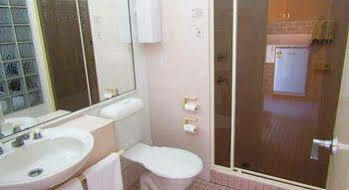 Country 2 Coast Motor Hotel